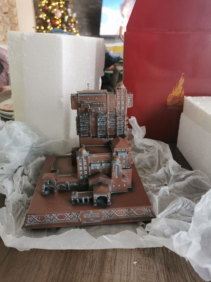 Figurine Hollywood tower hotel - photo numéro 2