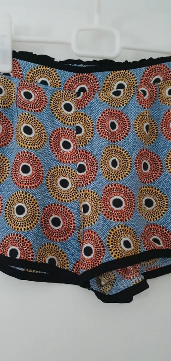 Short à motif