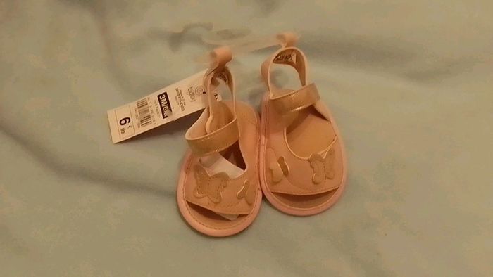 Sandales Gémo 3/6 mois neuf