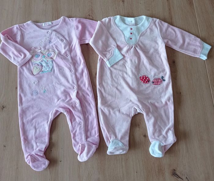 Lot pyjama fille taille 6 mois