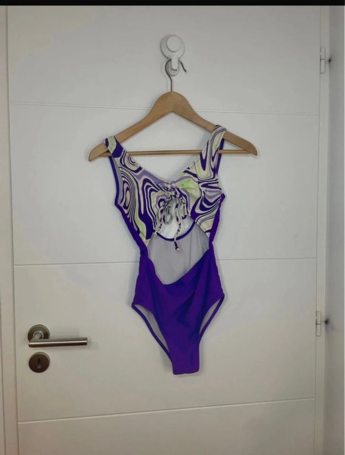 Maillot de bain une pièce violet