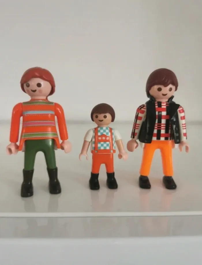 Playmobil lot personnage maman papa enfant garçon