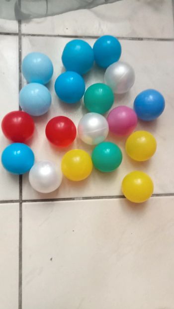 Lot de 18 balles multicolores de piscine