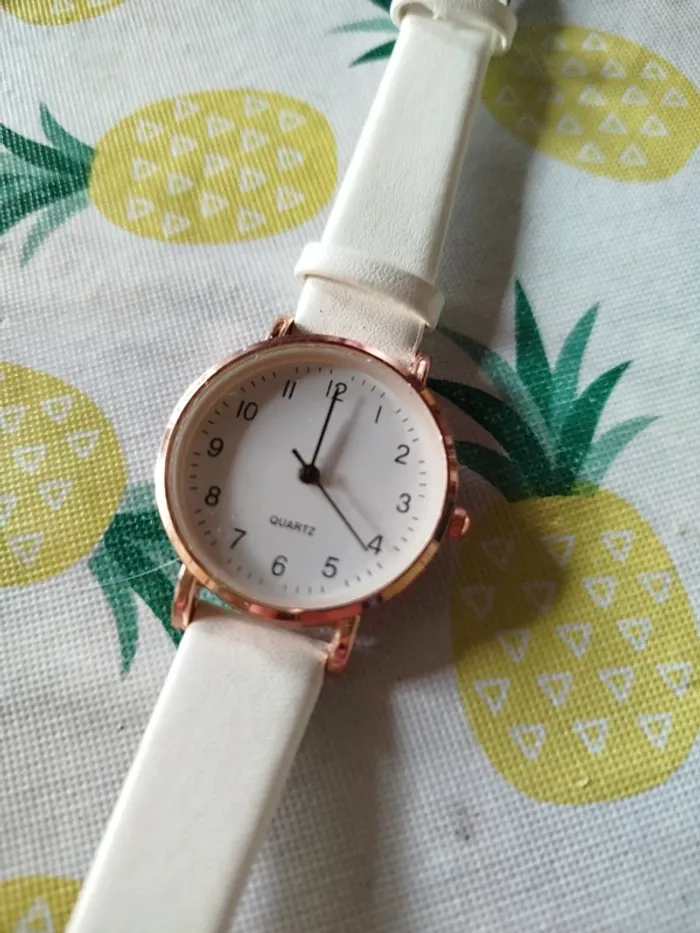 Montre femme - photo numéro 2