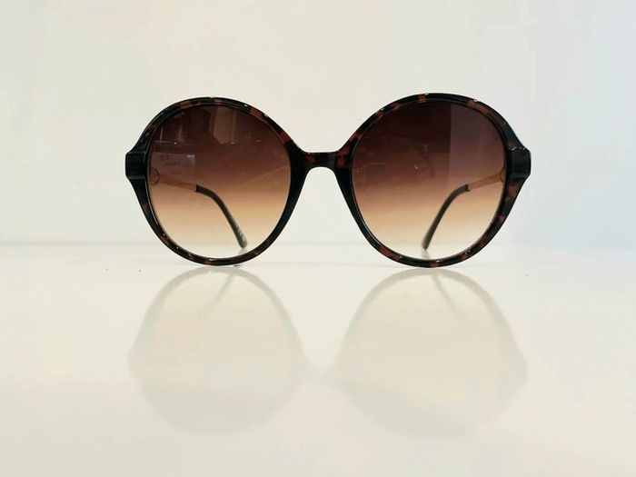 Lunette de soleil femme marron et dorée verres dégradés UV protection catégorie 3 - photo numéro 2