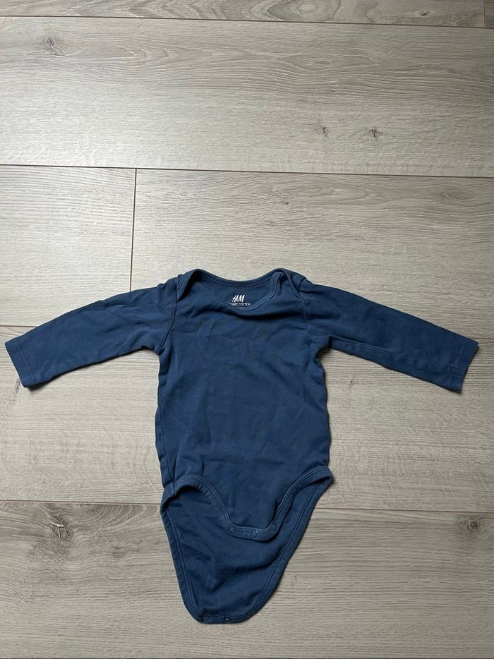 Lot vêtements garçon 9m - photo numéro 2