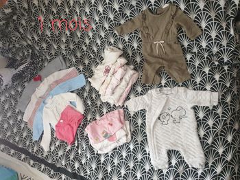 Lot bébé fille 1 mois