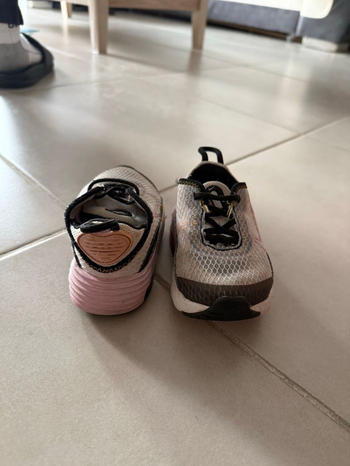 Chaussure bébé - photo numéro 2