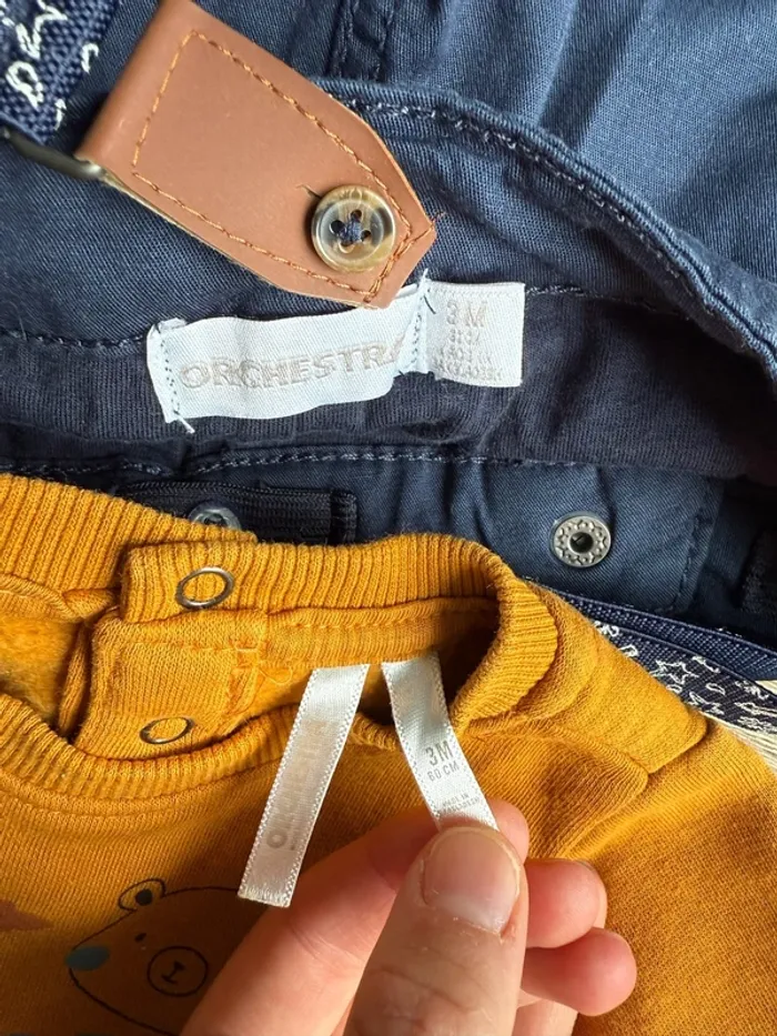 Pantalon Orchestra 3 mois avec bretelles et pull moutarde bleu marine bébé garçon très bon état - photo numéro 4