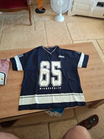 T-shirt type Campus  2xs neuf Jennyfer