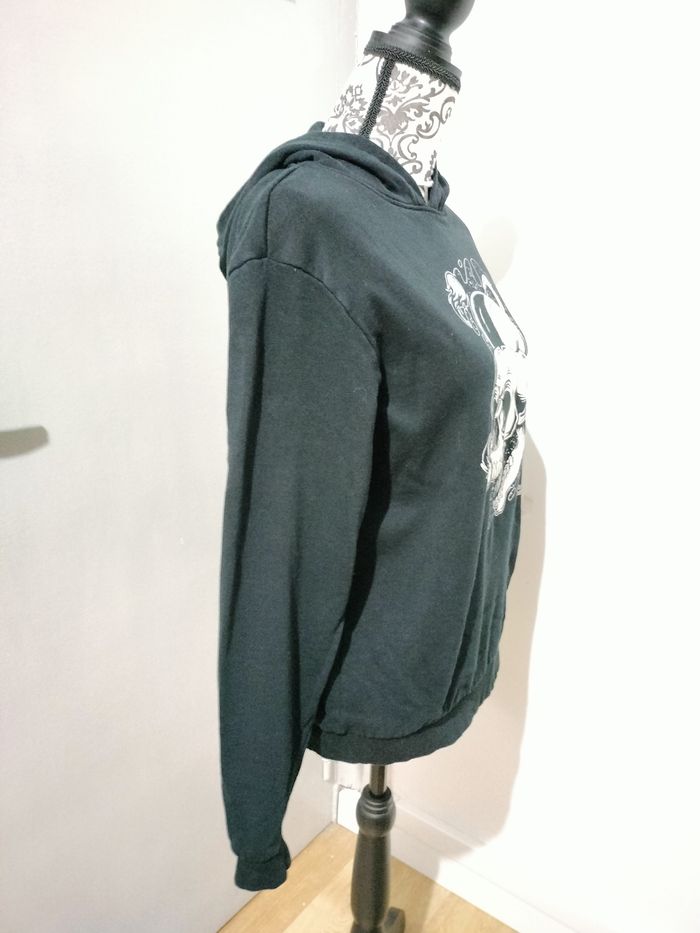 Sweat à capuche Kiabi tête de mort T.S ou 16 ans - photo numéro 2
