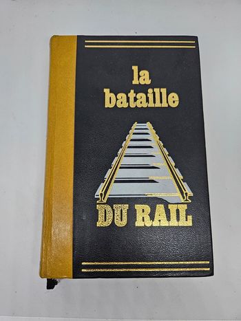 "La bataille du rail", de René Clément et Colette Audry.
Famot. 
258 pages