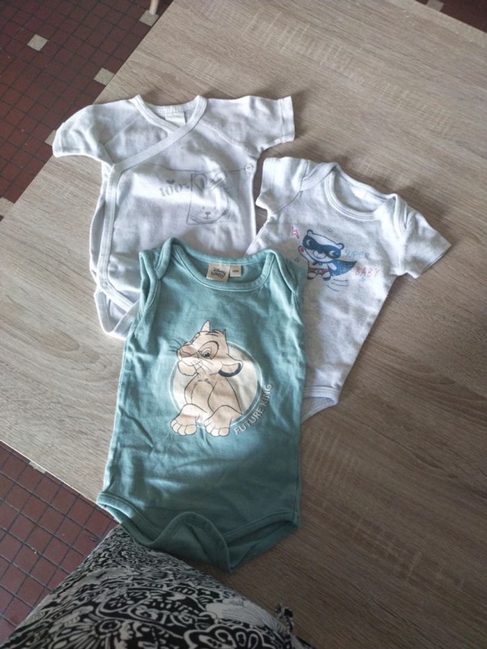 Lot de 3 bodies 6 mois