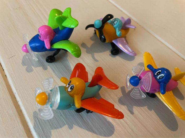 Lot de 4 Jouets Kinder Drôles d’avions (2002) Série Complète - photo numéro 2