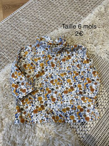 Blouse à fleurs taille 6 mois