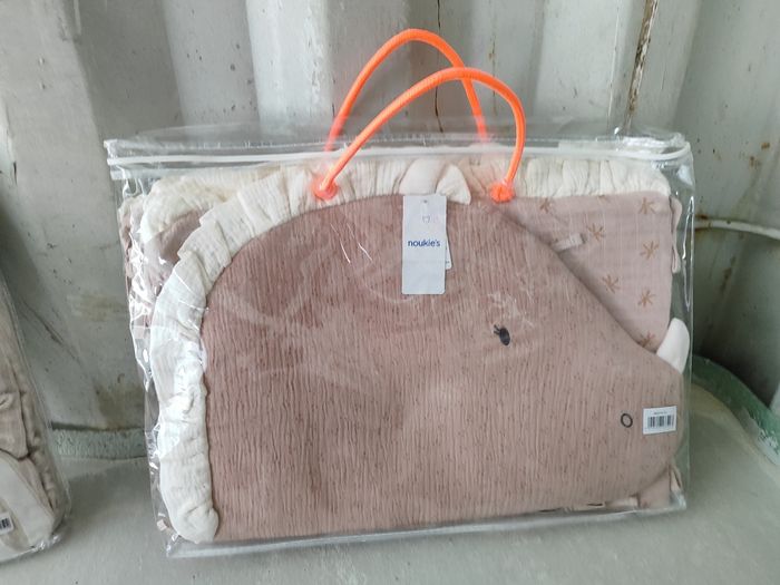 Tour de lit / protège barreaux rose en Veloudoux NOUKIE'S - photo numéro 2