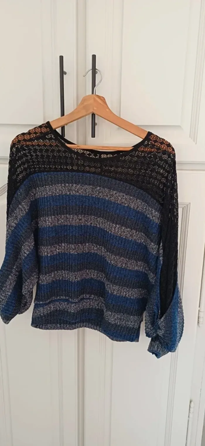 Pull beu noir