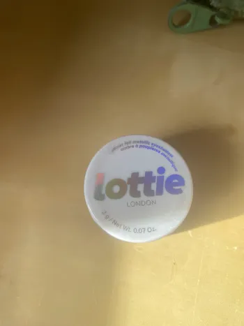 ombre à paupières métallique Lottie london neuve