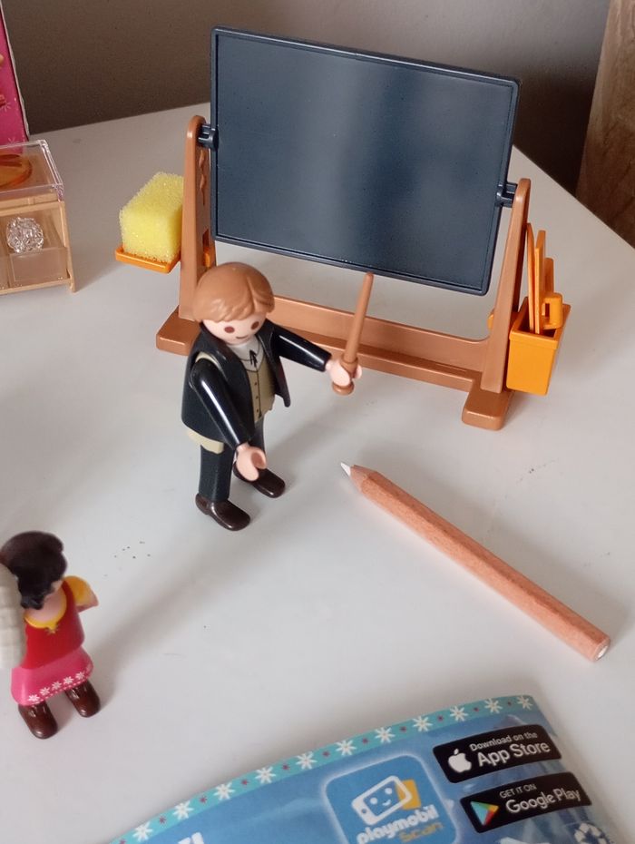 Boîte de playmobil. Salle de classe. N°70256 . Heidi. Très bon état - photo numéro 10