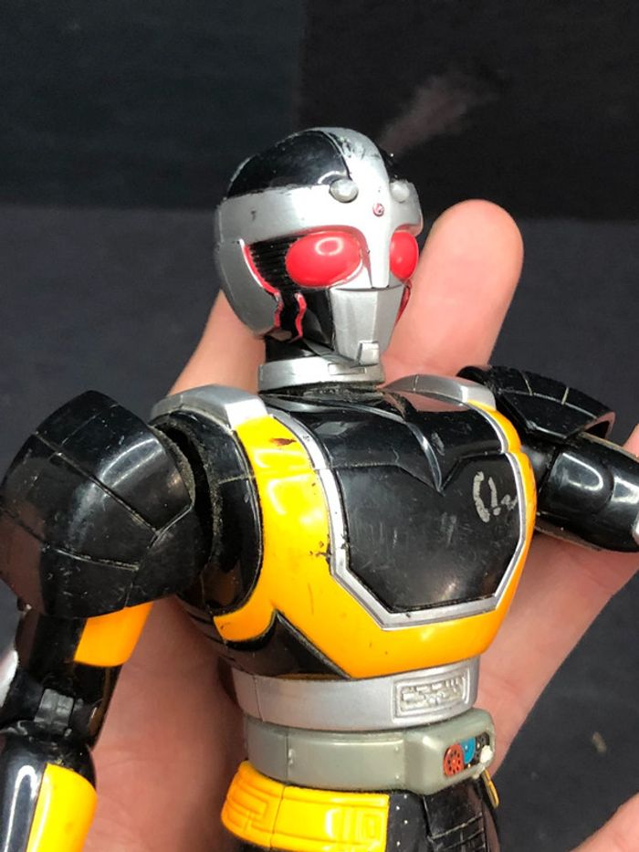 1996 Figurine articulée Bandai masked rider super gold Power Rangers - photo numéro 3