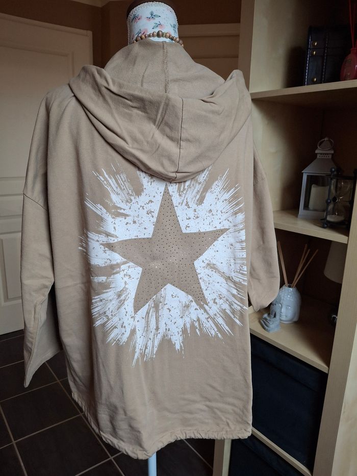 Gilet sweat capuche camel étoile dos