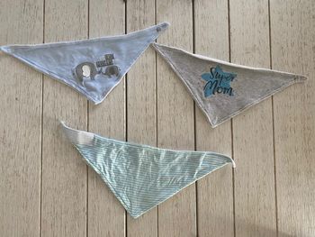 Lot 3 bavoirs idéal maternité