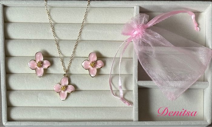 Collier et boucles d’oreilles - photo numéro 2