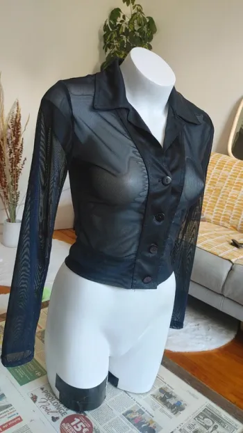 Chemise blouse courte en mesh vintage noir manche longue