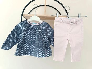 9 mois ensemble obaibi Okaïdi blouse et pantalon avec ceinture