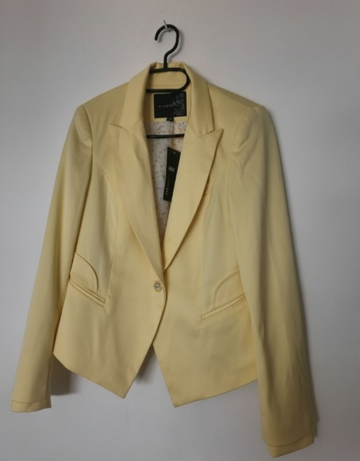 Veste jaune neuve - photo numéro 2