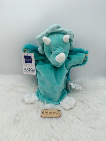 Doudou Marionnette Dino dinosaure bleu vert DC3611
Doudou et Compagnie