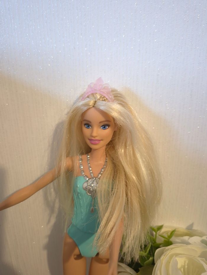 Jolie poupée Barbie ballerine / princesse bustier sculpté bleu turquoise - photo numéro 4