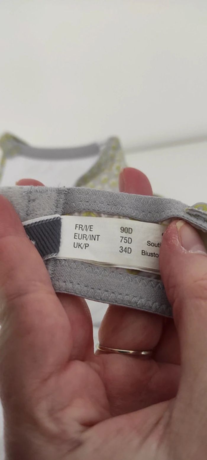 Soutien gorge 90D - photo numéro 4