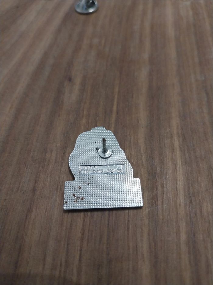 Pin's Pins Beau et rare Sac a dos NAFNAF vert et rouge - photo numéro 6