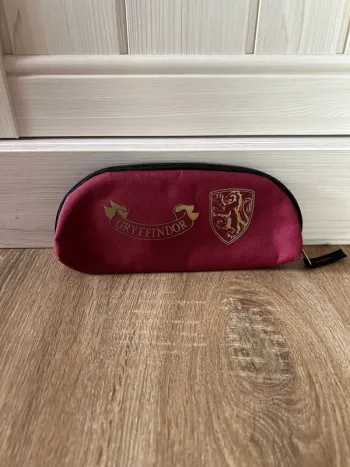 Trousse Gryffondor bordeaux / Harry Potter (Wizarding World) / très bon état