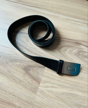 Ceinture noire en Croûte de cuir de vachette Made In France Taille 105/42