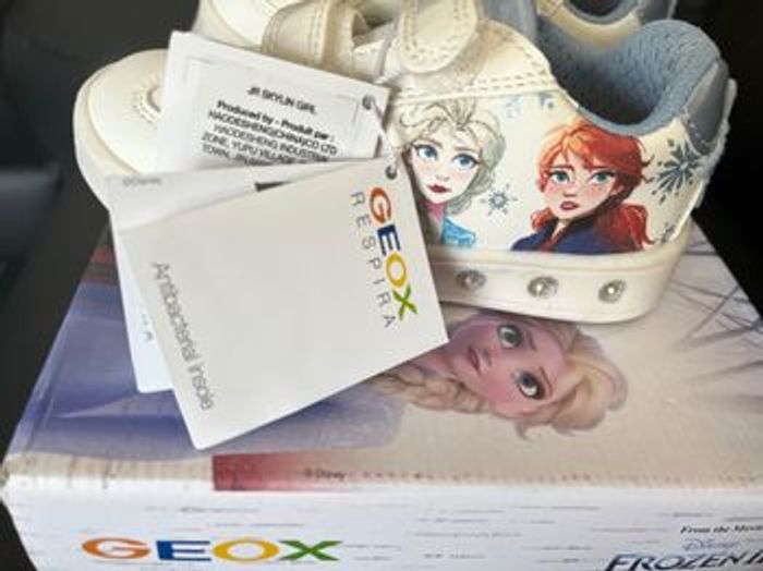 Chaussures baskets lumineuses reine des neiges Geox - photo numéro 2