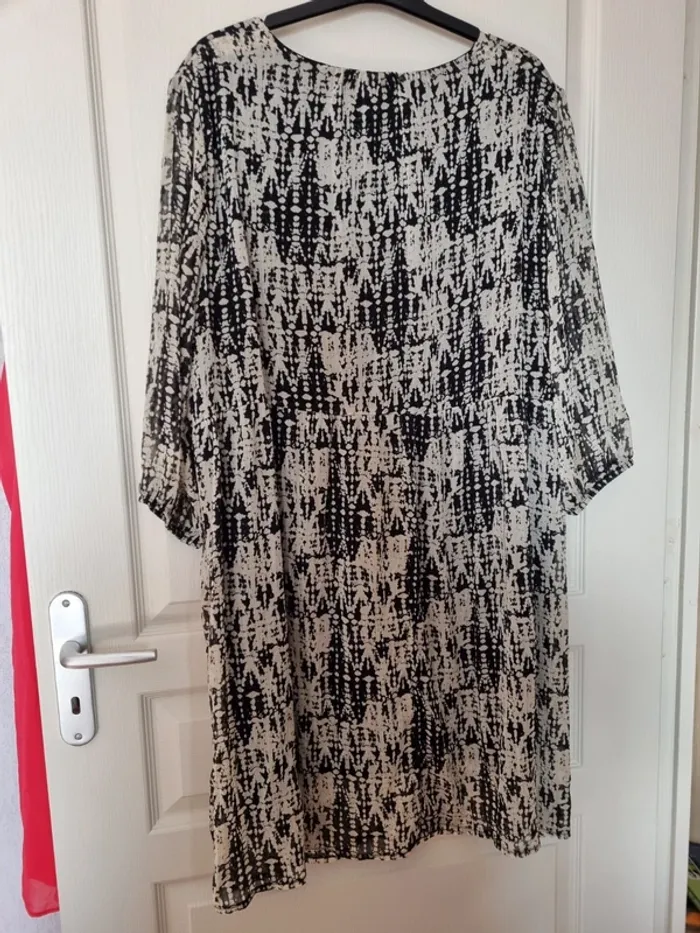 Jolie robe en voile - photo numéro 4