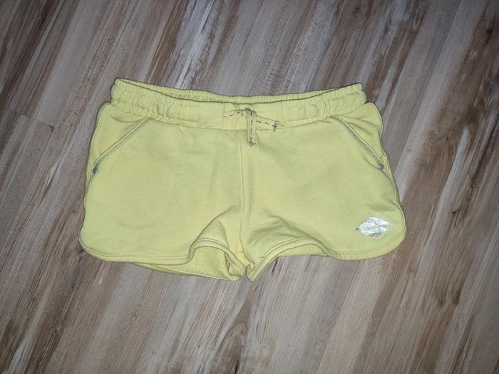 Short jaune pétant 10 ans orchestra