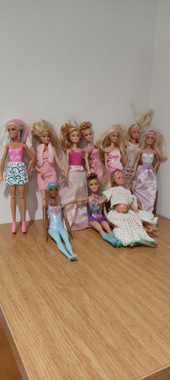 Lot de 11 poupée barbie et simba 
