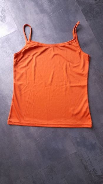Top orangé jamais porté