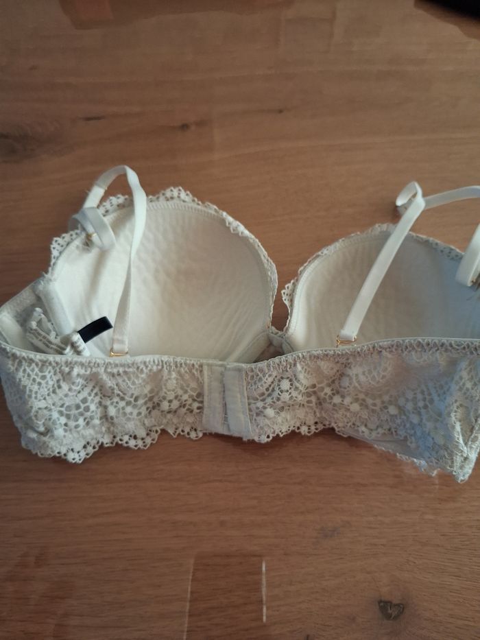 Soutien gorge avec coques - photo numéro 2