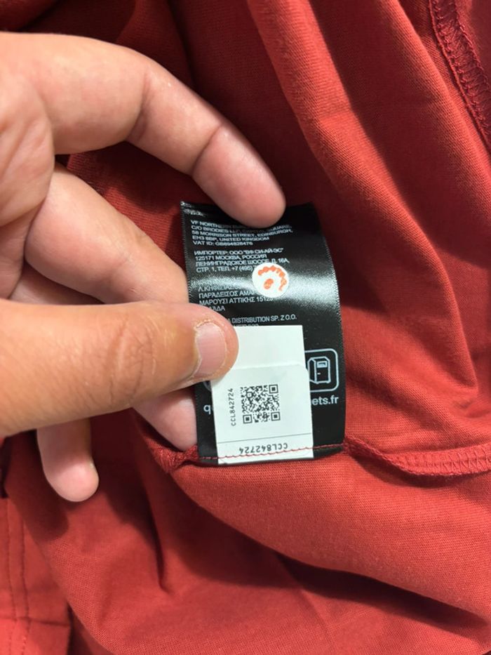 T-Shirt The North Face Rouge Taille S Neuf avec étiquette - photo numéro 9