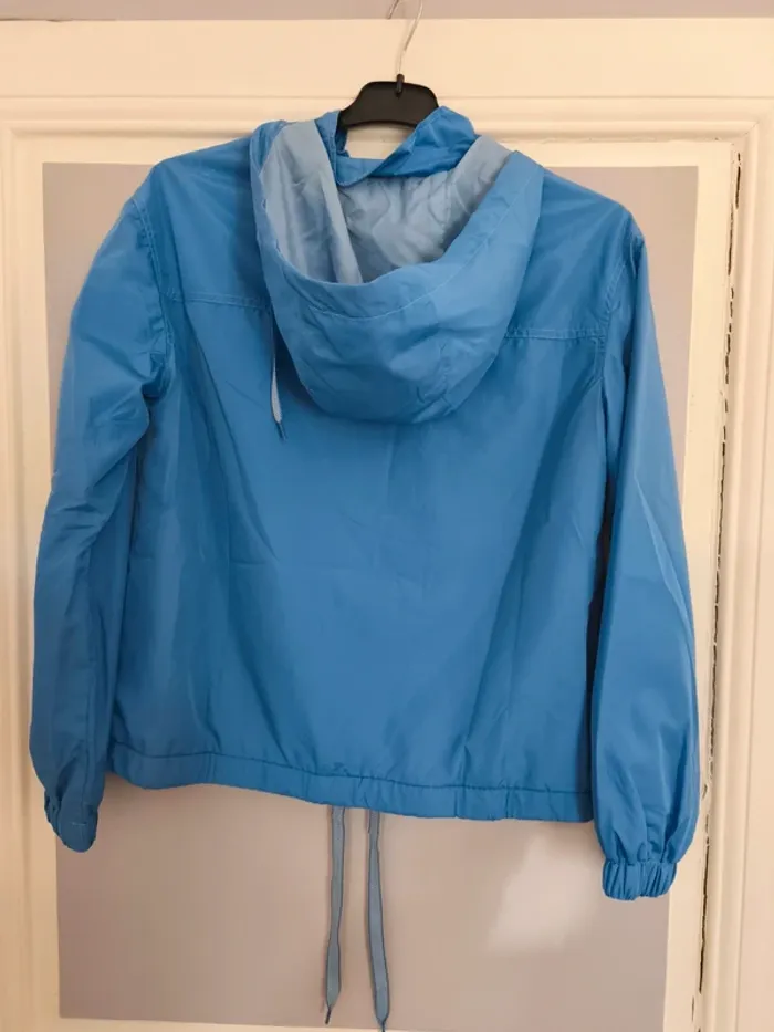 Veste coupe-vent légère couleur bleu ciel - photo numéro 3