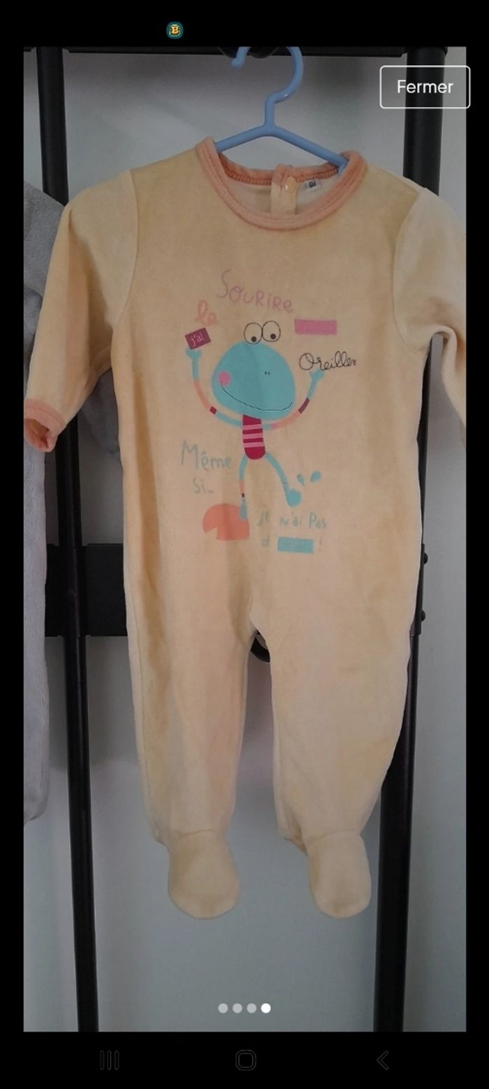 Lot de 3 pyjamas taille 6 Mois - photo numéro 4