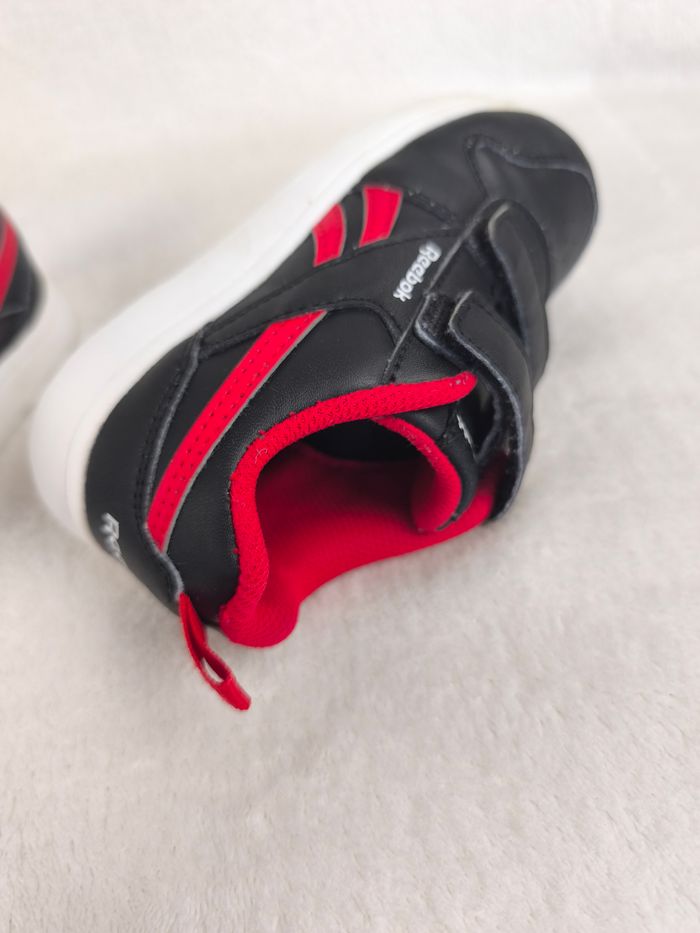 Basket scratch Noir et Rouge Reebok Garçon pointure 26.5 - photo numéro 10