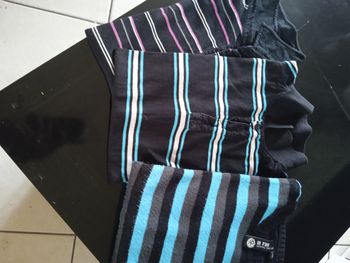 Lot 2 t-shirt et un pull