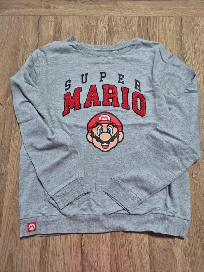 Pull Super Mario taille 12 ans
