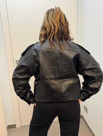 Veste/ manteaux en similicuir noire - style motard chic et tendance. Taille M