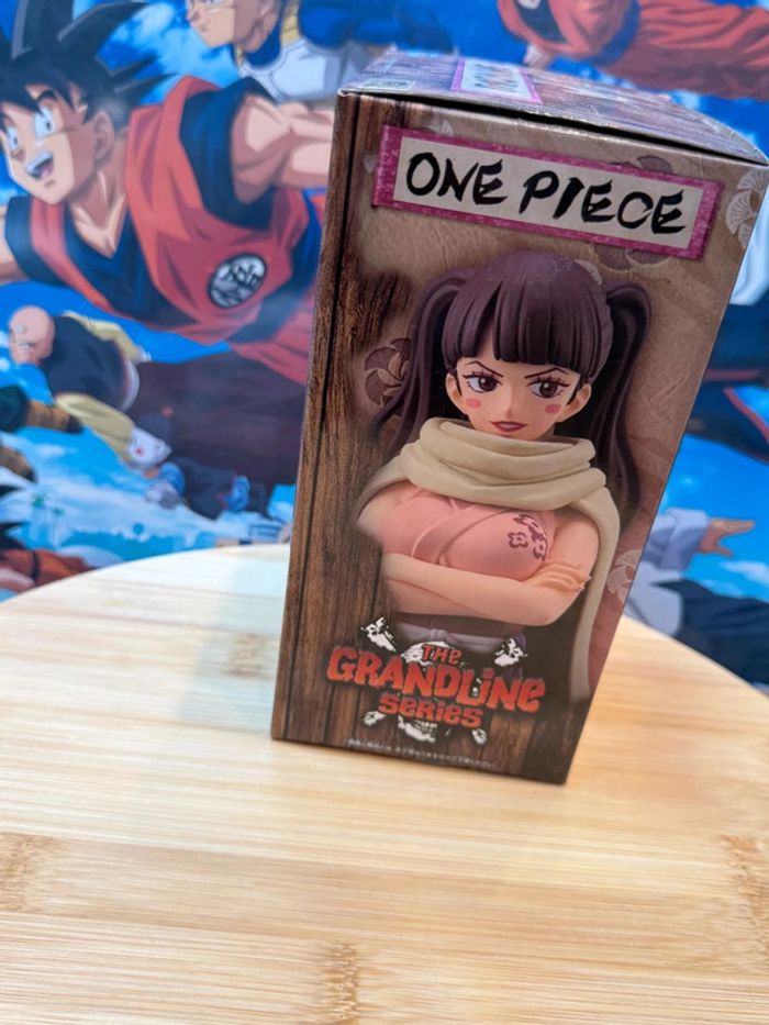 igurine Shinobu – One Piece DXF Grandline Banpresto - photo numéro 3